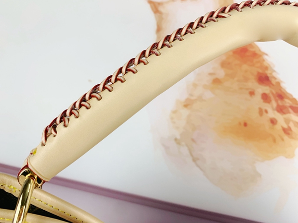 ルイヴィトンバッグ素材ディテール